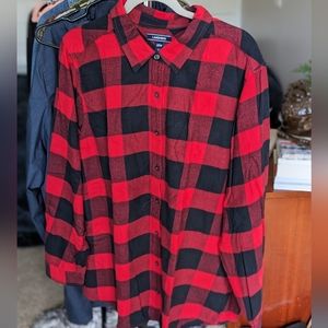 Lands' End Red & Black Buffalo Plaid Button-Up Shirt
